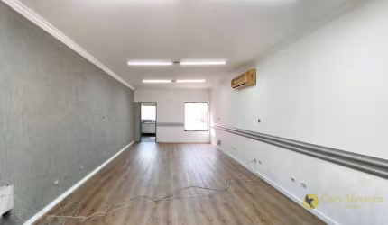 Alta Visibilidade! Salão Comercial em local com alto fluxo de veículos e pedestres, para alugar por R$2.270/mês - Centro - Salto/SP