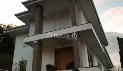CASA DE 03 DORMITÓRIOS E COM 238 M² EM GRAMADO, Vale das Colinas, Gramado - RS