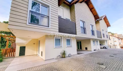 CASA 3 SUITES, LAVABO E ELEVADOR A VENDA EM CANELA, Vila Suzana, Canela - RS