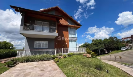 CASA COM 5 DORMITÓRIOS, 4 SUITES A VENDA, GRAMADO , Vivendas do Arvoredo, Gramado - RS