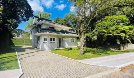 CASA DE 05 DORMITÓRIOS EM GRAMADO , Ipê Amarelo, Gramado - RS