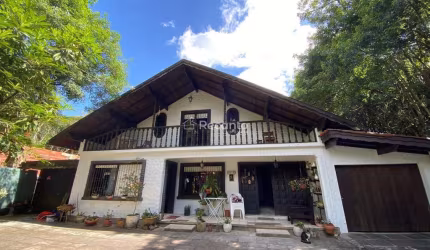 CASA 4 DORMITÓRIOS A VENDA NO VILA SUIÇA GRAMADO, Vila Suiça, Gramado - RS