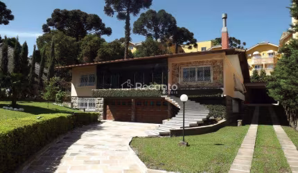 CASA DE 5 DORMITÓRIOS NO CENTRO DE CANELA, Centro, Canela - RS