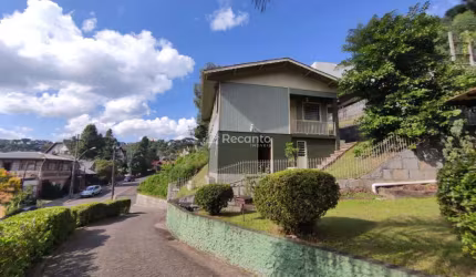 CASA COM 2 DORMITÓRIOS NO BAIRRO PIRATINI , Piratini, Gramado - RS