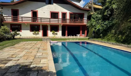 Oportunidade - Casa mobiliada para locação e venda no Comary