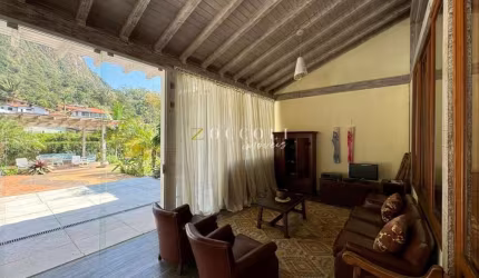 Casa Mobiliada no Comary para Locação