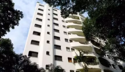 PRÉDIO COM LAZER COMPLETO - PRÓXIMO AO COMÉRCIO DO BAIRRO.