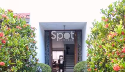 BELÍSSIMA CASA EM RUA TRANQUILA E SEGURA!