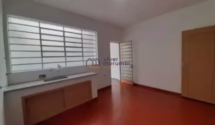 Excelente casa no Campo Belo, em rua tranquila e segura, com 250m², 4 dormitórios e 3 vagas.
