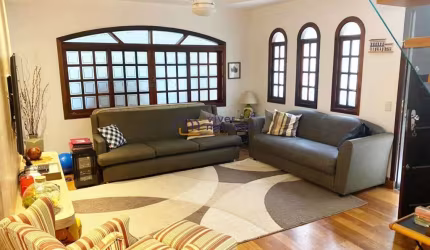 Lindo sobrado com 3 dormitórios e ótimo acabamento !
