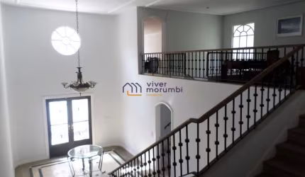 Excelente casa, com ótima localização precisa de reforma mas com grande potêncial