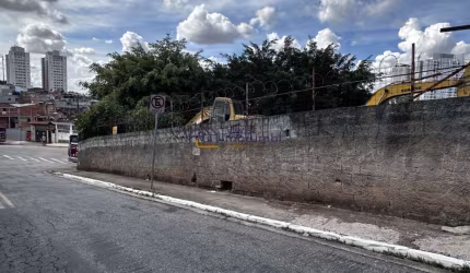 Terreno 1.080m2 para incorporação.