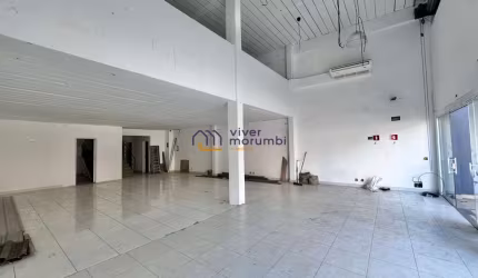 Excelente ponto comercial com 260m² para loja, galpão, em um mal de comércios ou serviços.