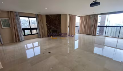 Apartamento com 250m², 3 suítes e 4 vagas.