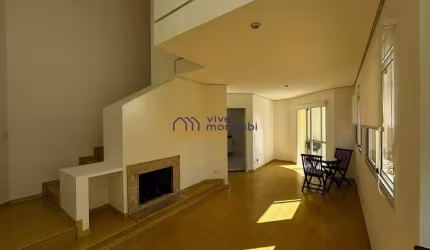 DIFERENCIADO - Duplex bem conservado, localização excepcional em rua tranqula!