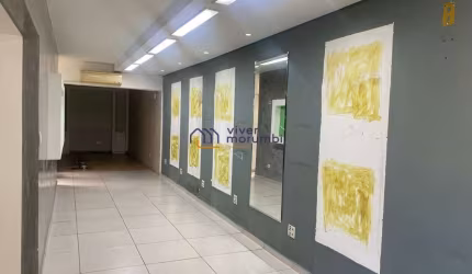 Sobrado Residencial/Comercial à venda com ótima localização.