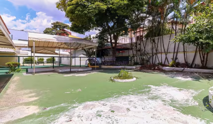 Oportunidade de Investimento: Casas Comerciais em Localização Estratégica
