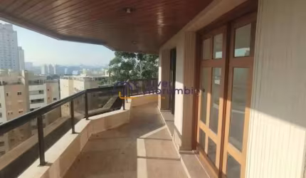 Apartamento com 3 quartos sendo 3 Suites e 4 banheiros para alugar, 242 m²