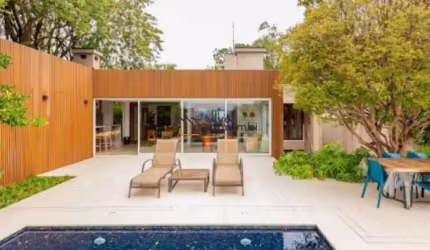 JARDIM GUEDALA/CASA EM RUA FECHADA/ ALTO PADRÃO/ LINDA VISTA/ 3 SUÍTES/ PISCINA/ SAUNA/ SEGURANÇA!!!