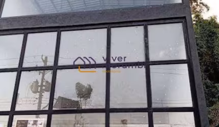 Loja em excelente localização na Av. Eliseu de Almeida !