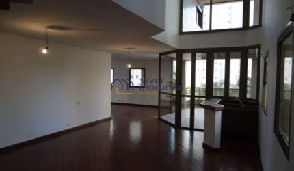 DUPLEX SOFISTICADO, ESPAÇOSO E BEM LOCALIZADO!