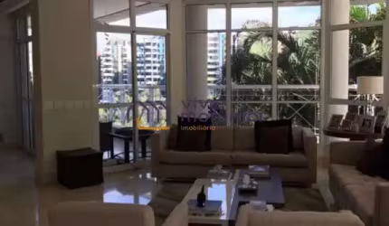 LUXUOSA CASA DE  ALTO PADRÃO EM CONDOMÍNIO CERCADA DE MUITO VERDE  DE FÁCIL ACESSO PELA MARGINAL