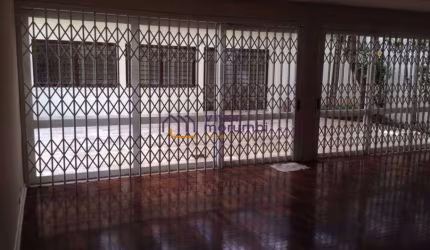 Casa Comercial próxima á estação do Metrô