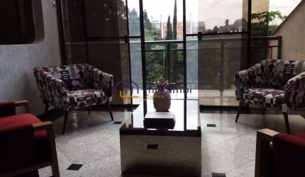 Luxuosa casa em Condomínio