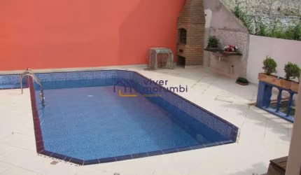 casa com quatro suítes e 6 seis vagas
