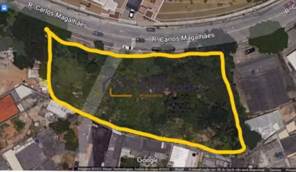 Excelente terreno como oportunidade na Rua Carlos Magalhães.