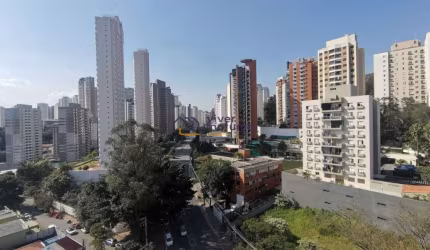 132 metros au.Andar alto, proximo ao metrô linha Lilas