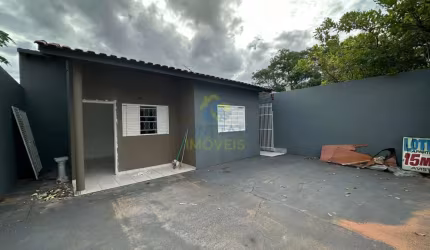 VENDE-SE E ALUGA-SE CASA  NO RES. MARIA DE LOURDES codigo: 60933