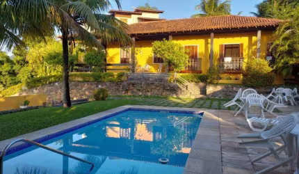 Open House vende- BAAAAIXOU casa de condomínio em Pendotiba.