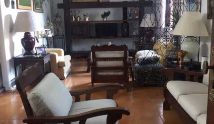 Open House vende casa de 5 quartos 2 suítes em Icaraí