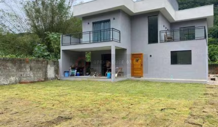 Casa à Venda em Engenho do Mato