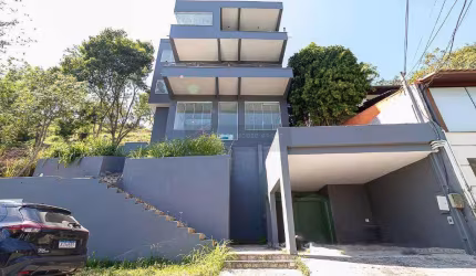 BAIXOU !!!-Open house vende: triplex com  4 suites  no Condomínio Ubá Pendotiba