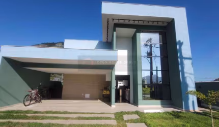 Casa à Venda em Inoa