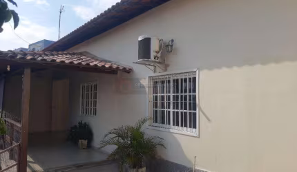 OPEN HOUSE vende ótima casa, toda em porcelanato 1 linha, 3 quartos, sendo 1 com suíte, centro SG