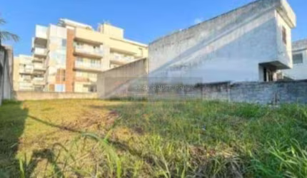 Open House vende excelente terreno plano na quadra da Praia de Piratininga!!!