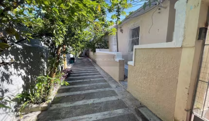 Open House vende- Casa de vila no Fonseca