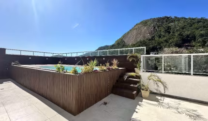 Open House Imóveis vende - Cobertura no Flat Praia Itacoatiara!