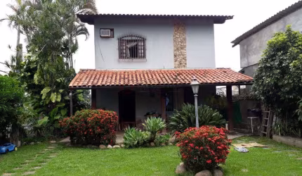 Open House - VENDE - Bela casa com 4 quartos 2 suítes.