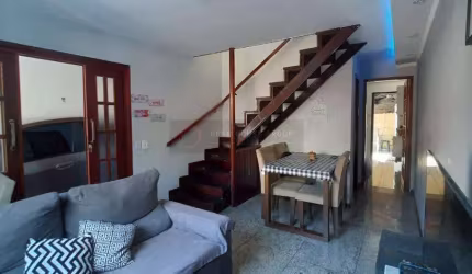 Vendo linda Casa Duplex 2 Quartos  em Condomínio Maria Paula