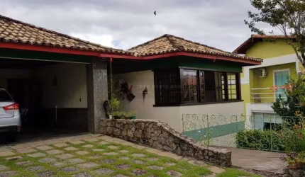 Casa à Venda em Piratininga