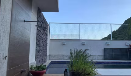 À venda cobertura no condomínio Giardino di Capri!!!