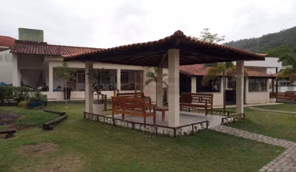 Open House vende- Casa duplex com 3 quartos sendo 1 suiíte com sacada no Alferes Tiradentes