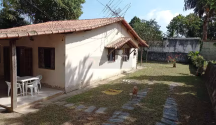 À venda casa na Estrada Francisco da Cruz Nunes, em itaipu, próximo a entrada de itacoatiara!!!
