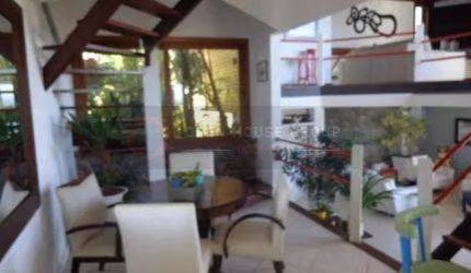 Casa à Venda em Camboinhas