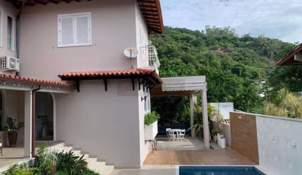 Casa 04 quartos em São Francisco. 400m