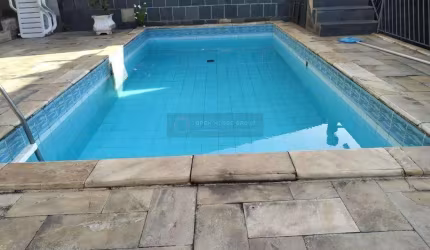 BAIXOU! Open House Vende - Casa com 5 quartos e Piscina no Largo do Barradas
